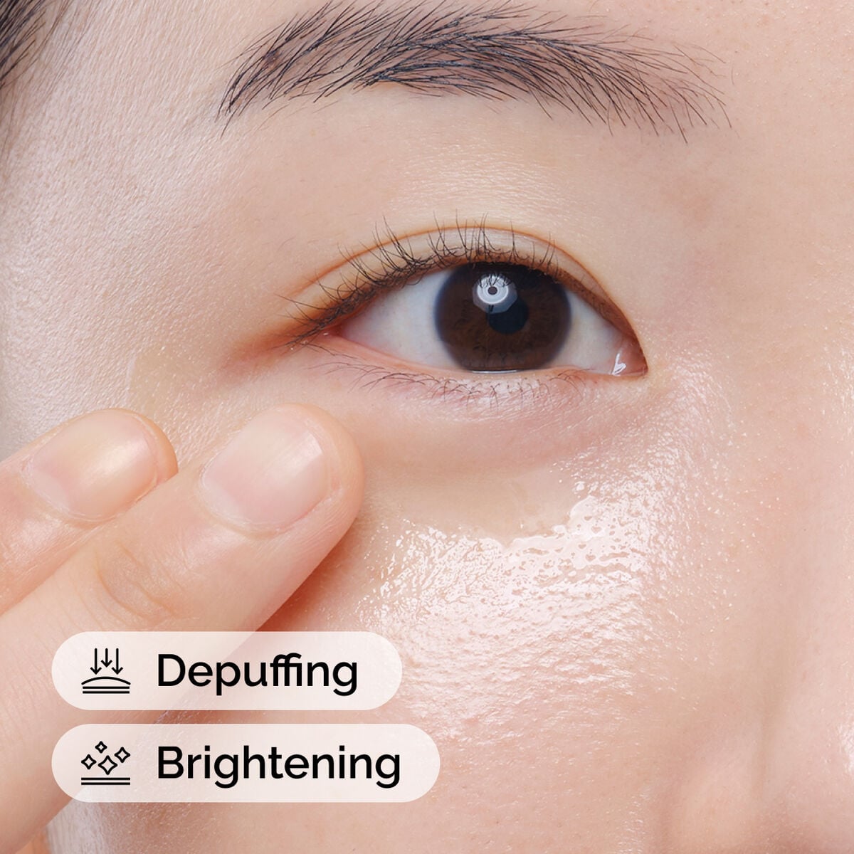 caffeine-solution-5-egcg-eye-serum-r8 ord-caffeine-solution-egcg-model-application-with-benefits.jpg
